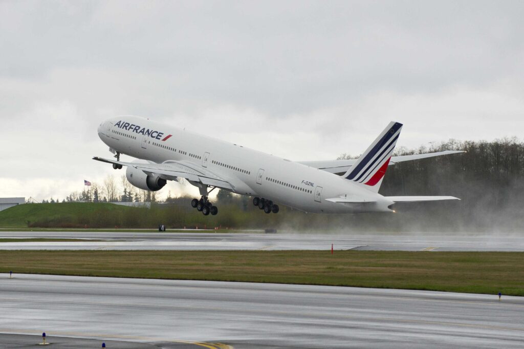 Боинг 777-300 Air France
