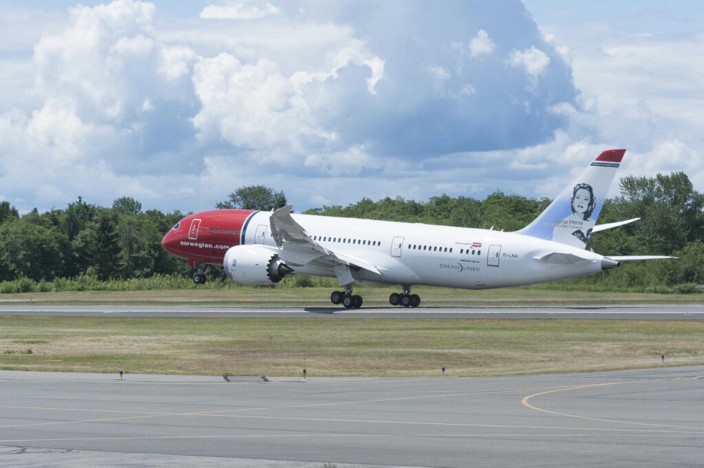 Despegue de Norwegian Air: junio 13, 2013