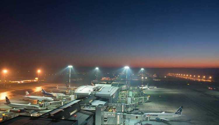 aeroportul OTP din turn