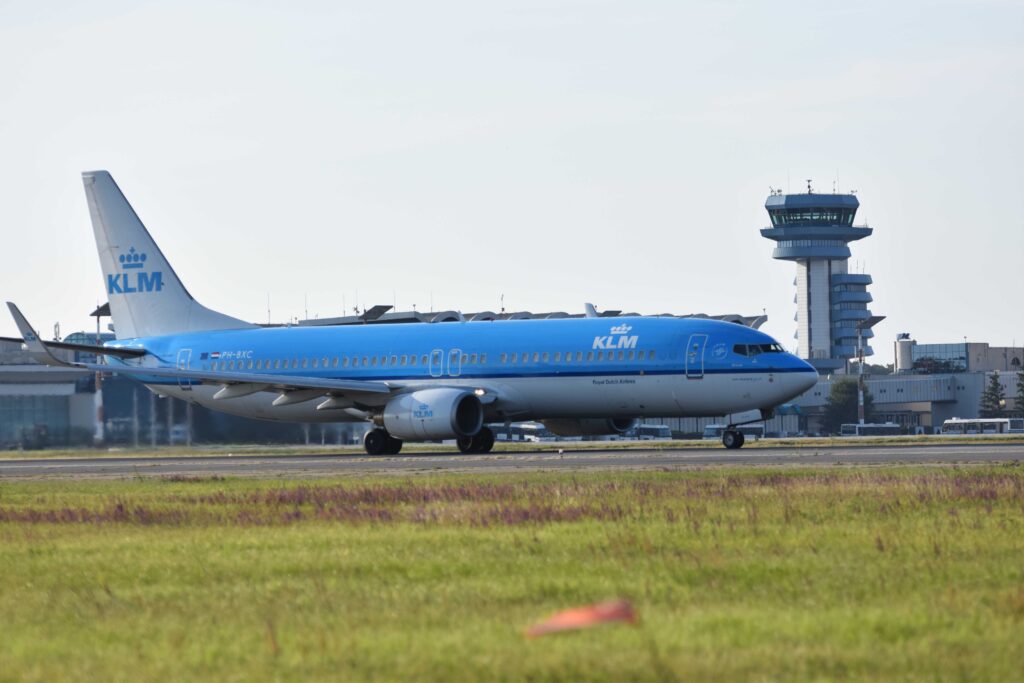Боинг 737 KLM