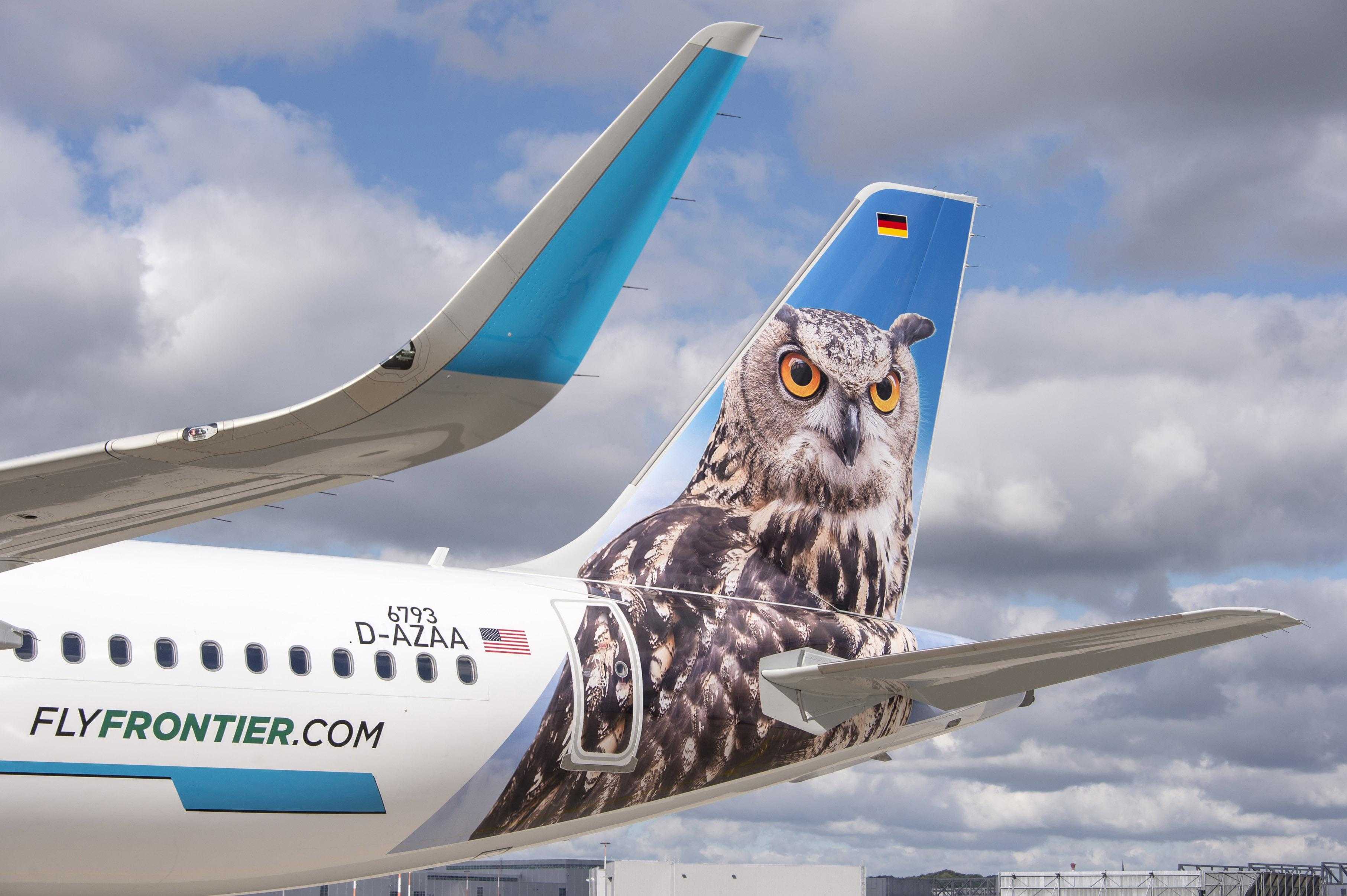 A321_Frontier_close_up