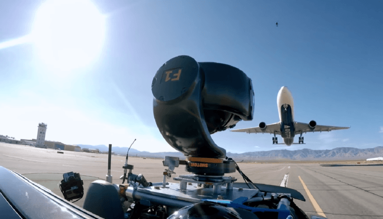 A330-300-Delta-Air-Lines-vs-Porsche