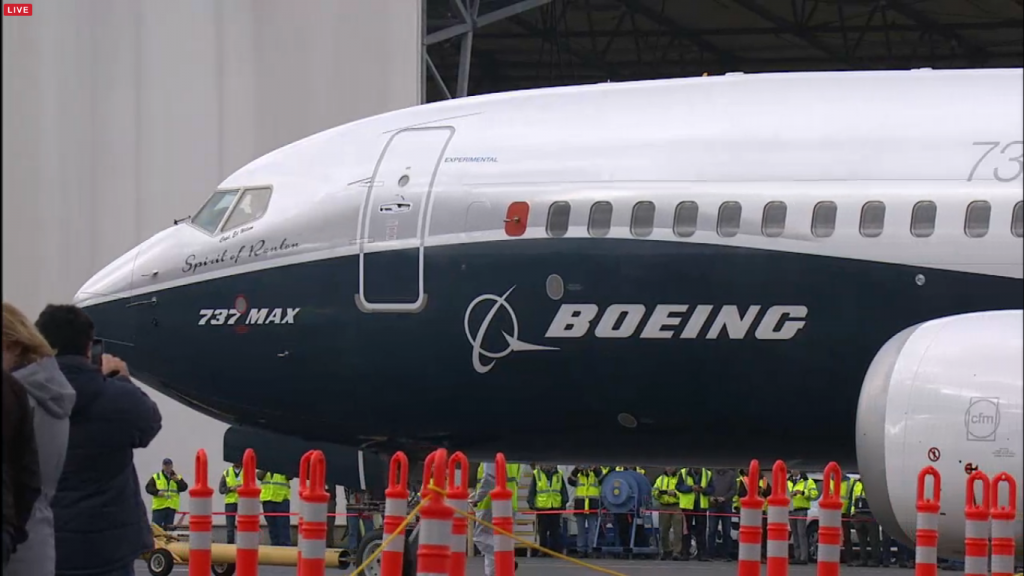 B737MAX-in-zbor-landing-13