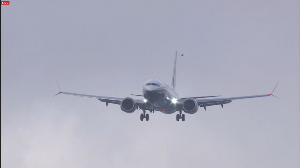 B737MAX-in-zbor-landing-2