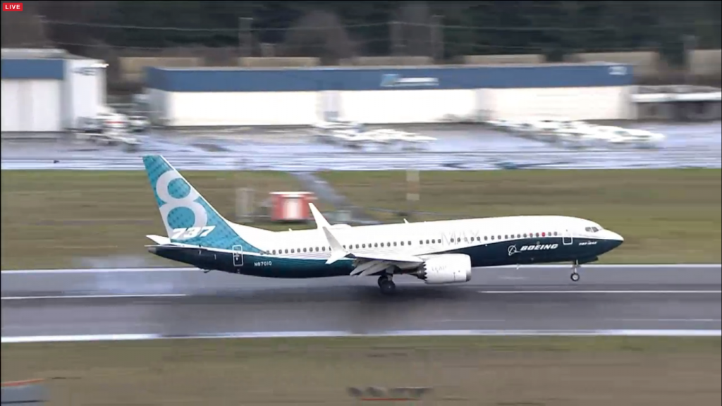 B737MAX-in-zbor-landing-3