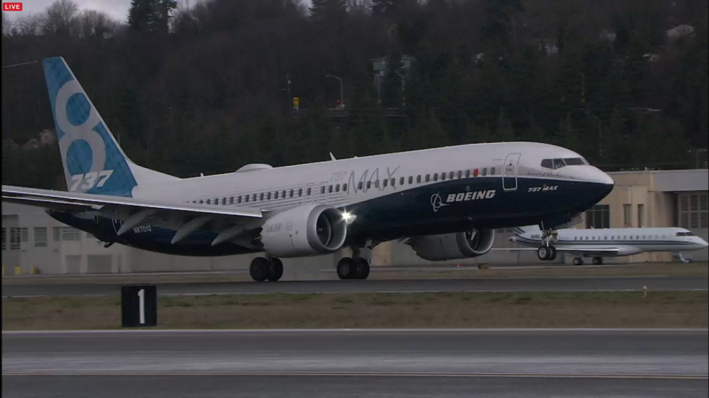 B737MAX-in-zbor-landing-4