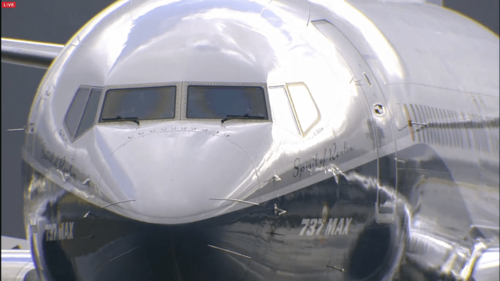 B737MAX-in-zbor-landing-6