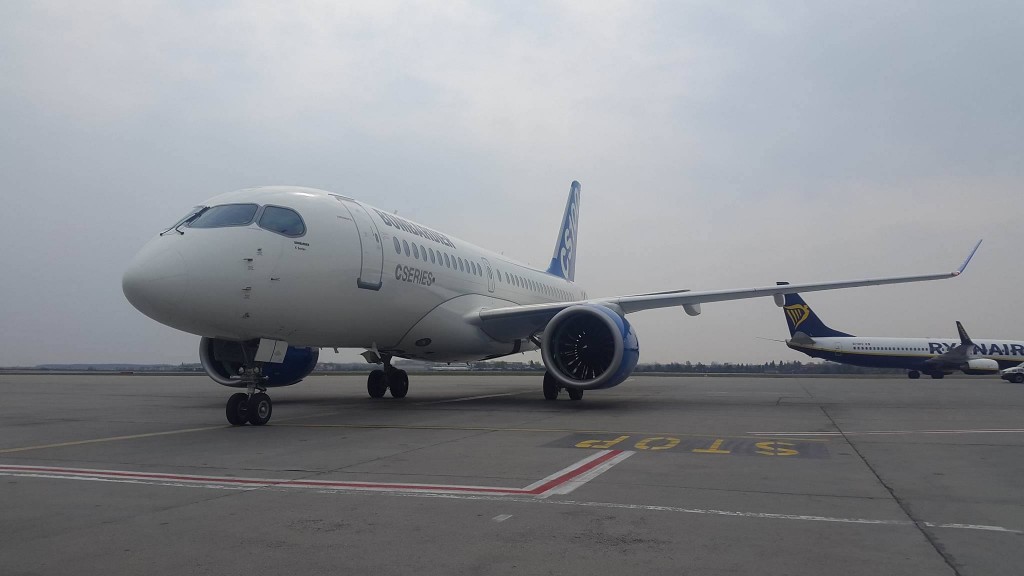 Bombardier-CS100-аэропорт Отопень-Бухарест-8