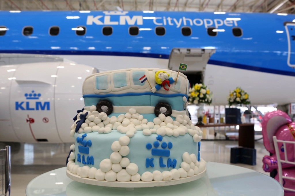 Embraer_E175_KLM_Cityhopper