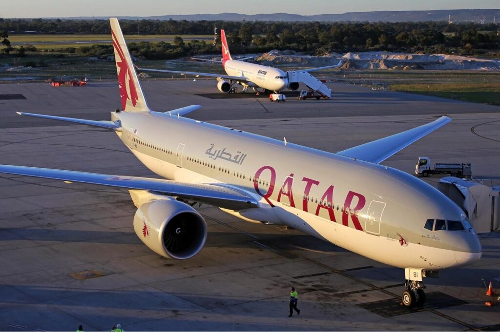 Qatar_Airways_Boeing_777-200LR