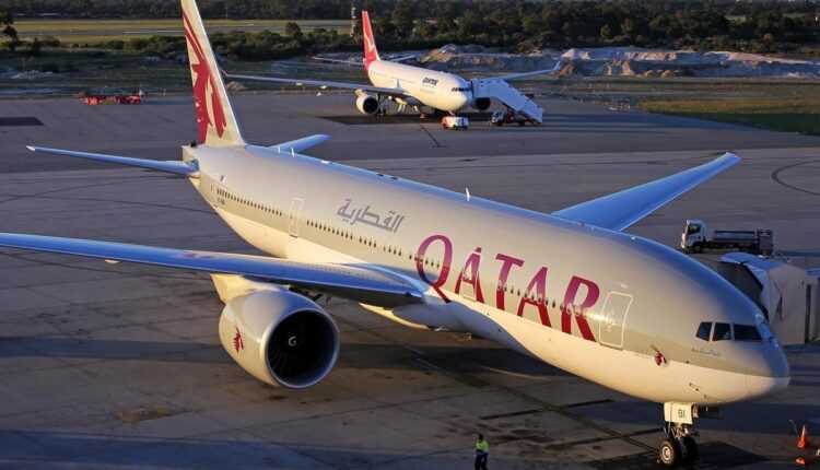 Qatar_Airways_Boeing_777-200LR