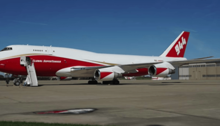 Boeing-747-400-Supertanker