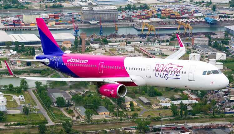 Airbus-A321-Wizz-Air-Air-Show-2016-Budapesta
