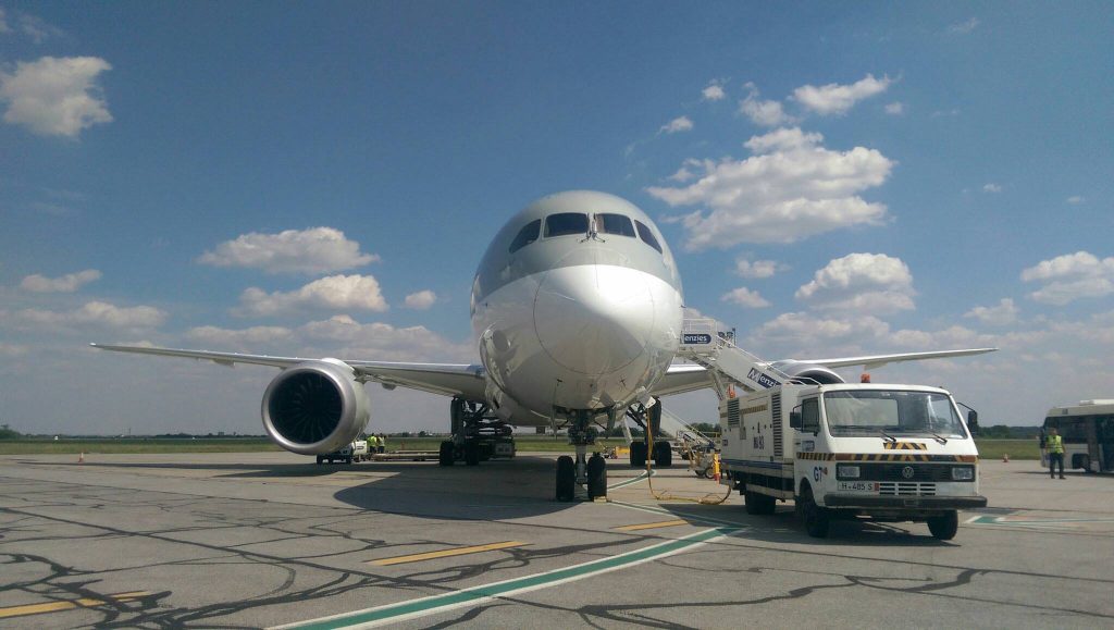 Boeing-787-Dreamliner-Qatar-Airways-Bukareszt-1