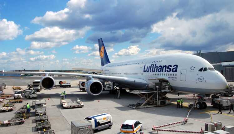 airbus-a380-800-lufthansa-frankfurt-germany