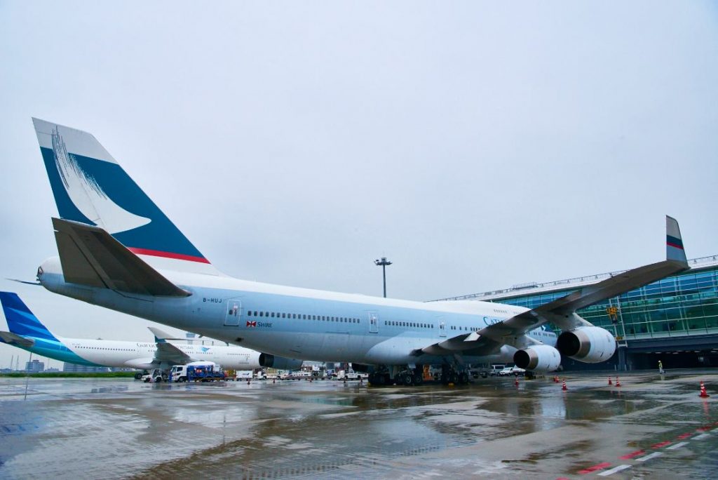 boeing-747-400-cathay-pacific-1