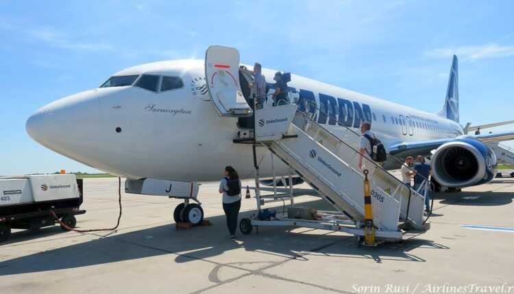 Boeing-737-800-TAROM-Bucuresti