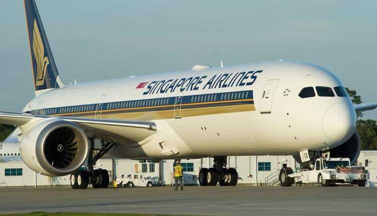 787-10-Dreamliner-Singapore