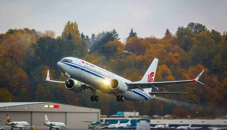 Boeing-737-MAX-8-Air-China-decolare
