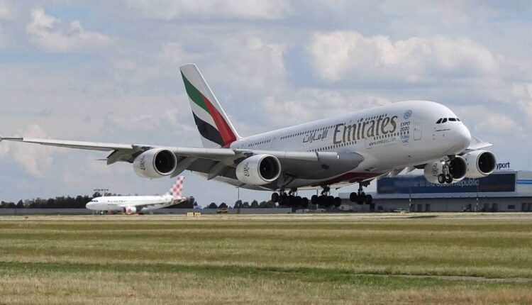 Airbus-A380-Emirates-Praga