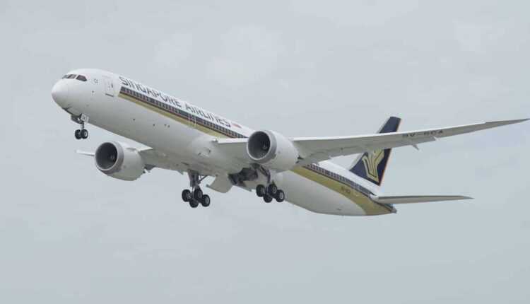 Flight-Testing-SIA-787-10-Charleston