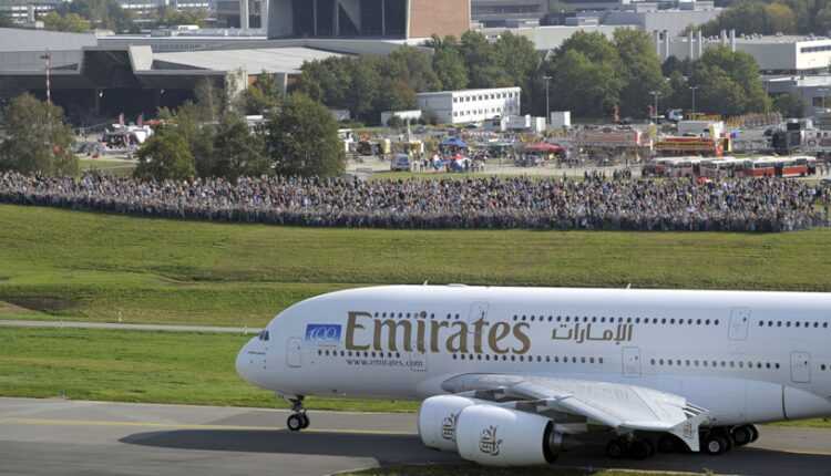 Airbus-A380-Emirates-Hamburg
