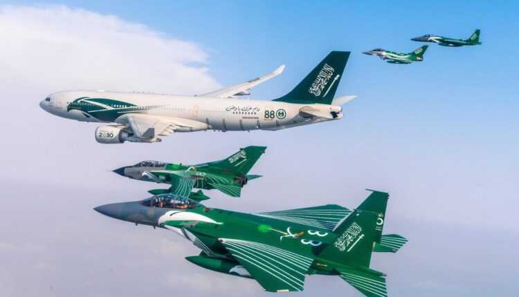 Airbus-A330-MRTT-F15-RSAF-formatie-acrobatie