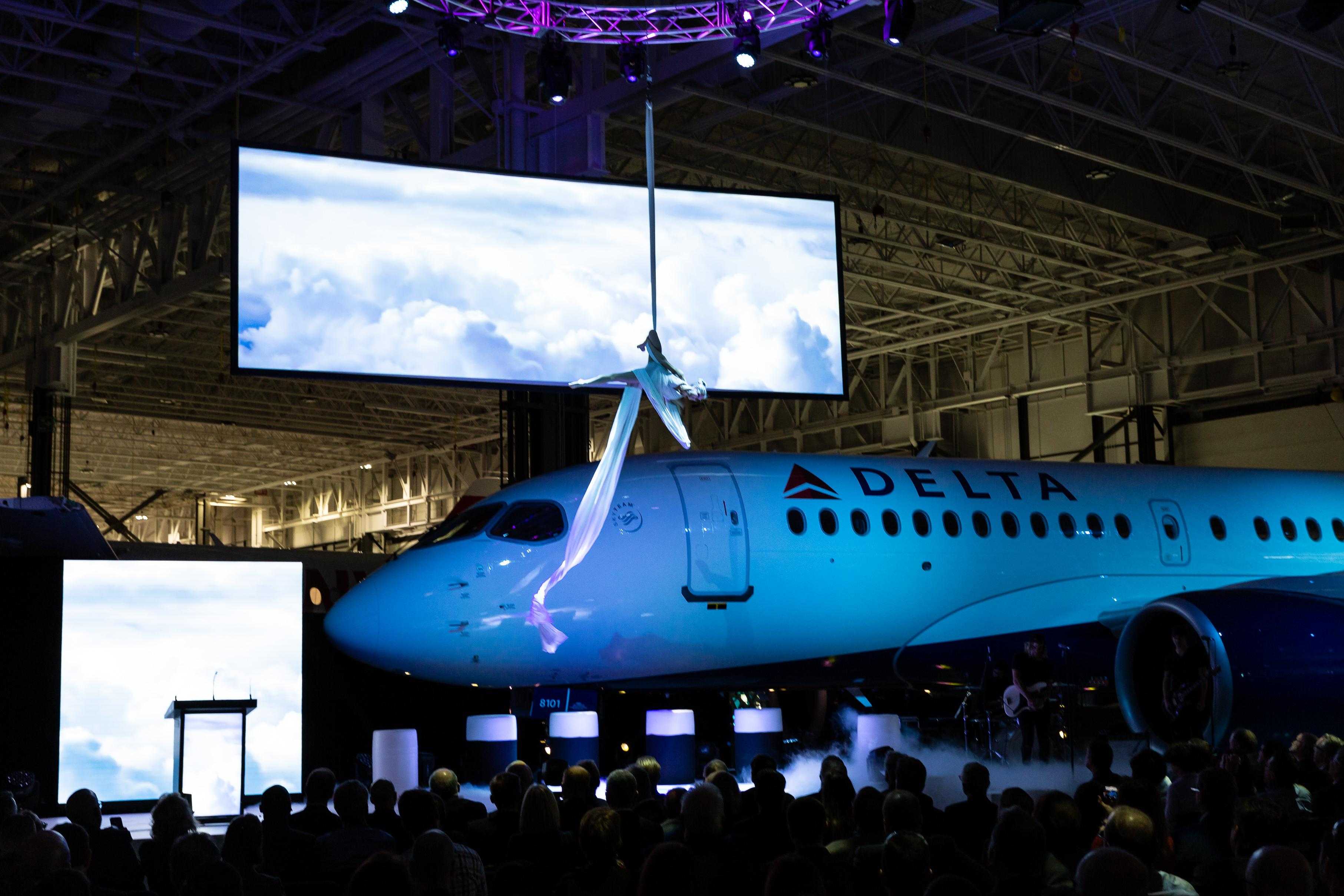 Primul Airbus A220 100 Delta Air Lines A Fost Livrat Foto Video 