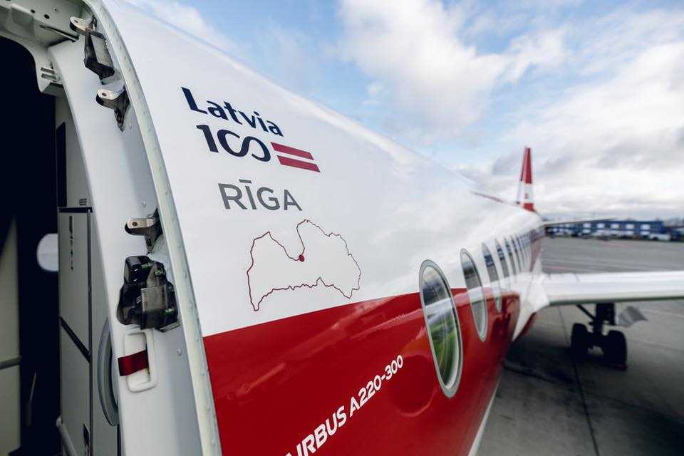 A220-300-airBaltic-libré-centenário-Letónia-1