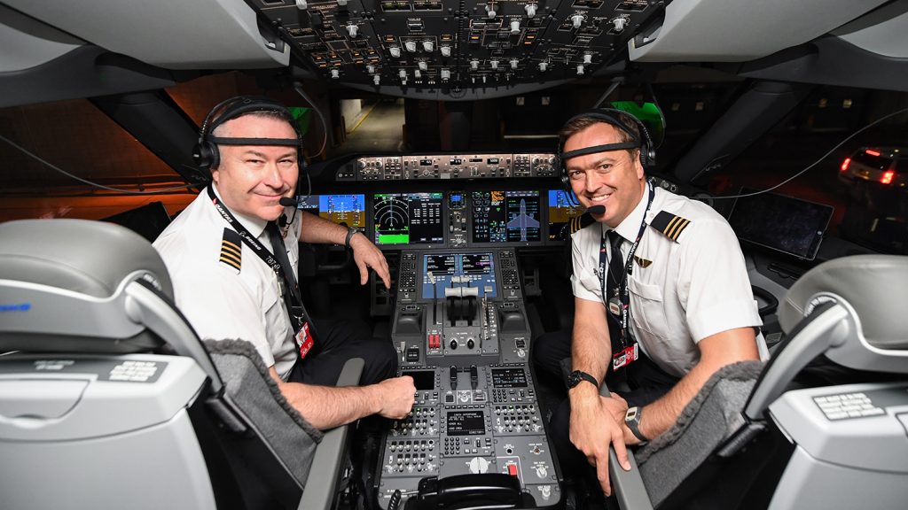 New York Sydney Flug-Qantas-Cockpit