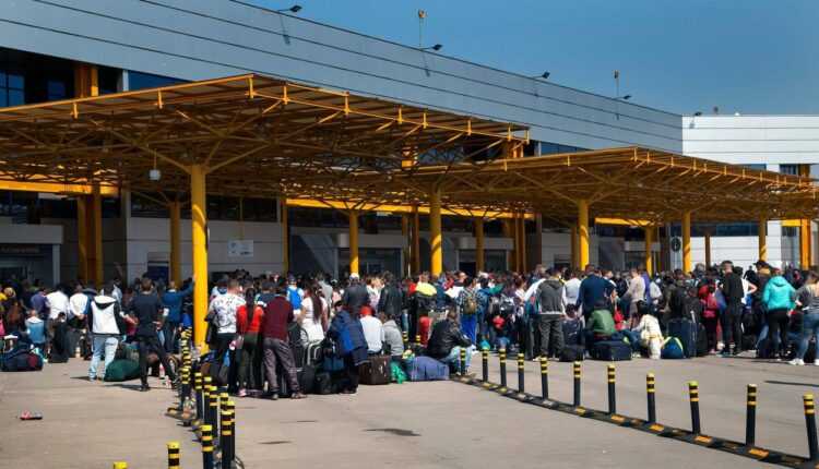 aglomeratie aeroport cluj muncitori sezonieri germania