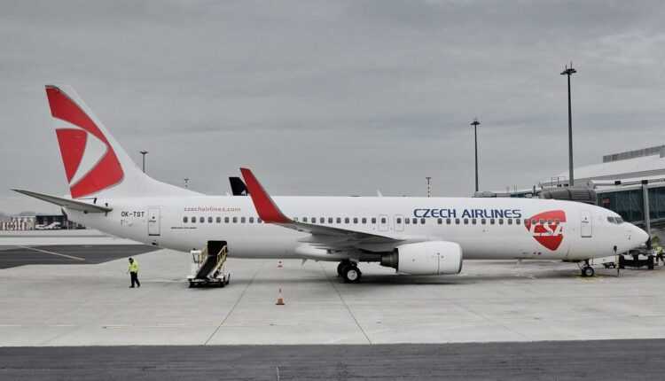 praga-bucuresti-Boeing-737-800-Czech-Airlines