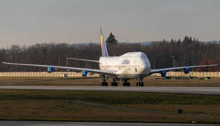 avioane-lufthansa-depozitate-pista-frankfurt-2