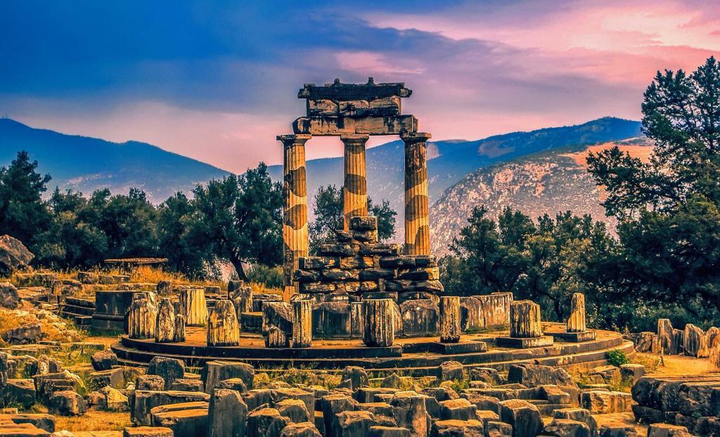 Teatrul-Delphi-grecia