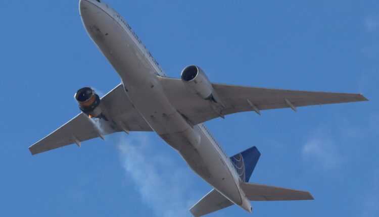 accident-aviatic-statele-unite-motor-flacari-1