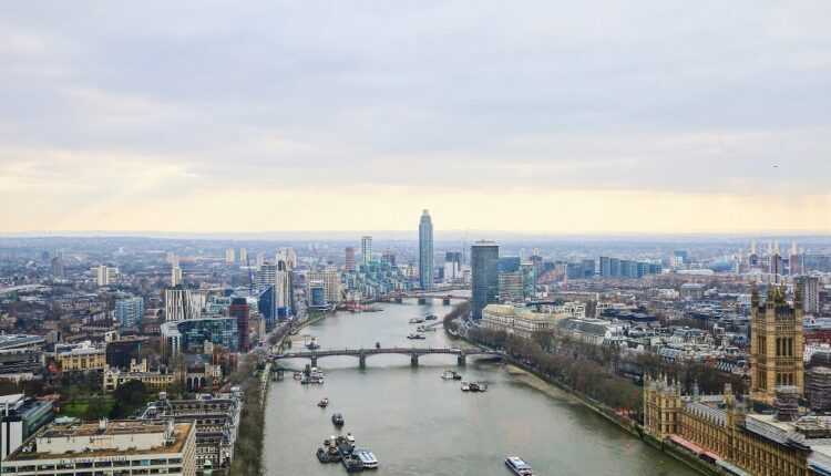 marea-britanie-eliminarea-regulilor-calatoriilor-vaccinati