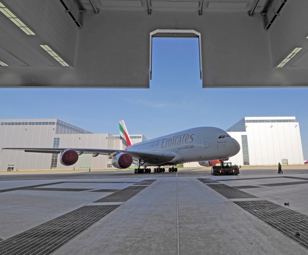 Airbus tarafından monte edilen en yeni A380, Emirates'e teslim edildi!
