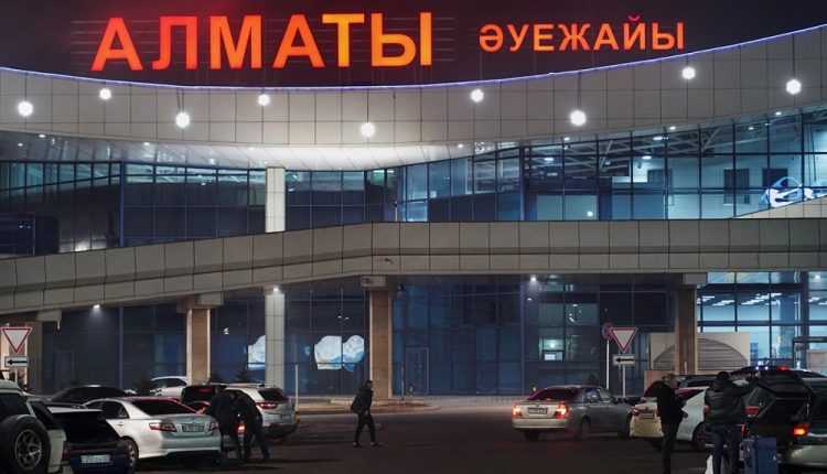 aeroportul-almaty-kazahstan-ocupat-protestatari