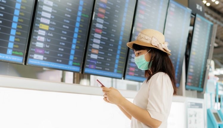 masca-nu-mai-e-obligatorie-avion-aeroport