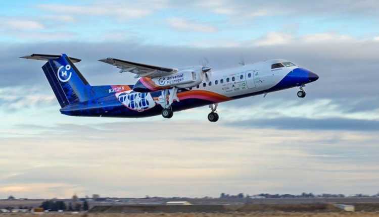 Universal-Hydrogen-Dash-8-300-first-flight