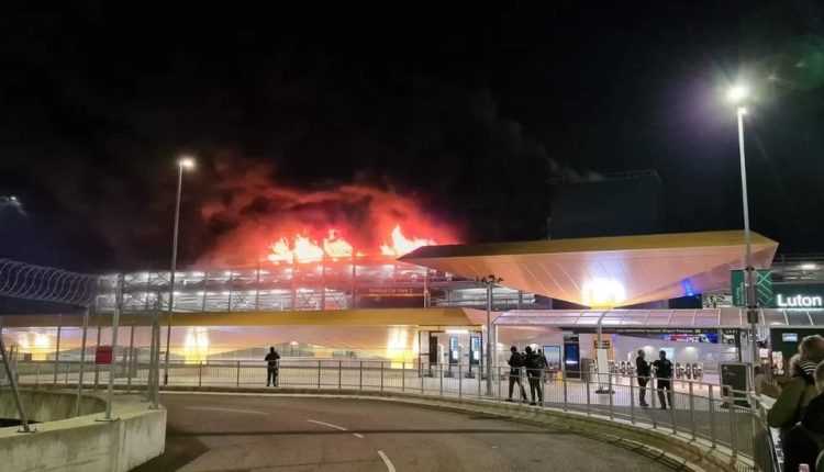 Incendiu-londra-luton-zboruri-suspendate