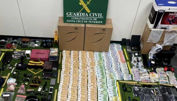 ancheta-angajati-aeroport-furt-bagaje