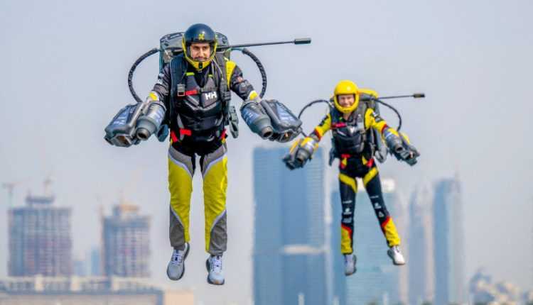 prima-cursa-costume-reactie