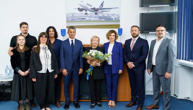 Familia Lucescu alături de top management TAROM